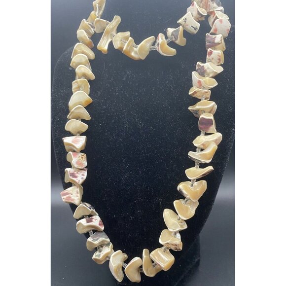 Les Bernard Style Necklace Boho Polished Shell Beaded 29" Natural Seashell Beach - Picture 2 of 7